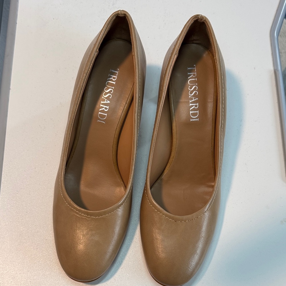 Trussardi Italian Luxury Tan Block Heel Pumps